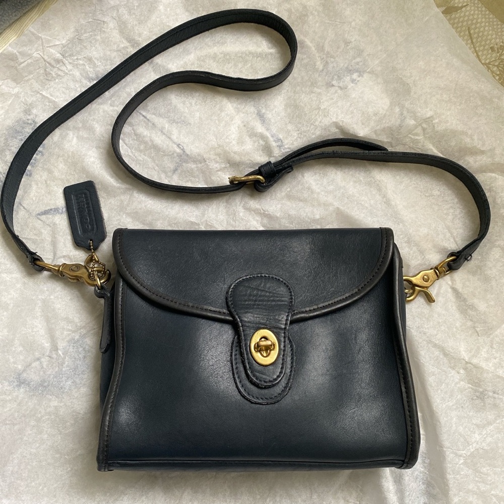 Vintage leather crossbody bag